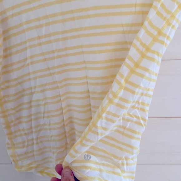 Lululemon tshirt - Picture 3 of 4